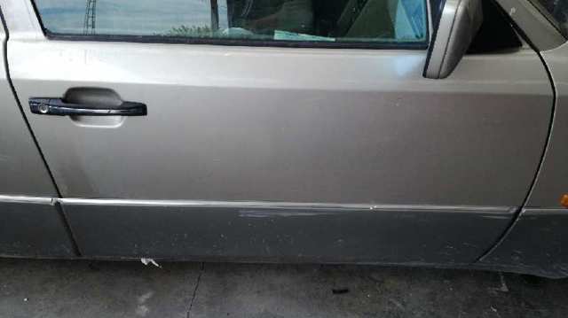 Porta dianteira direita 1247202605 MERCEDES
