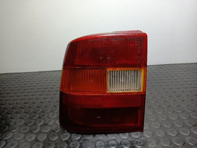 Lanterna traseira esquerda 12871748 OPEL