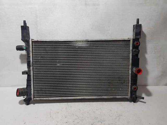 Radiador de esfriamento de motor 1300154 OPEL