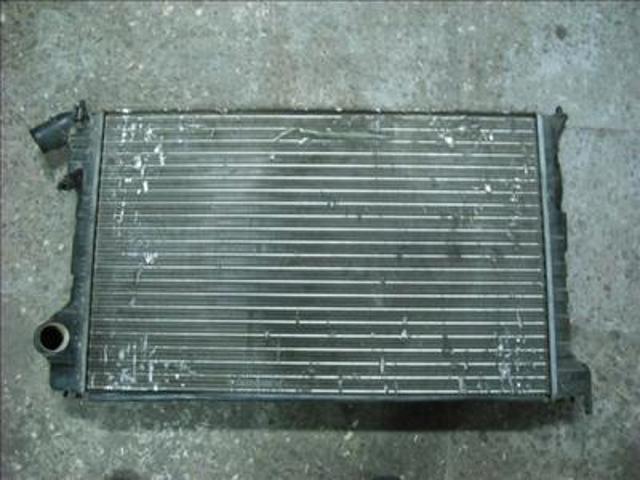 Radiador de esfriamento de motor 1300N0 PEUGEOT