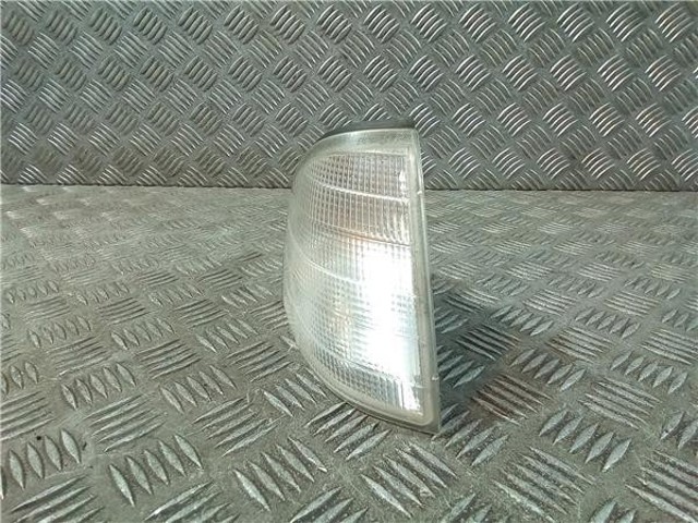 Pisca-pisca direito 1305232924 MERCEDES