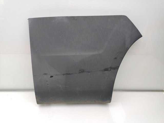 Placa sobreposta do pára-lama traseiro direito 1305768070 PEUGEOT