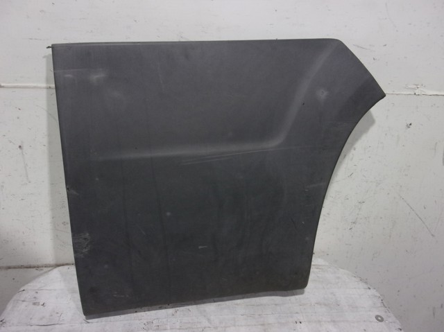 Placa sobreposta do pára-lama traseiro direito 1305768070 PEUGEOT