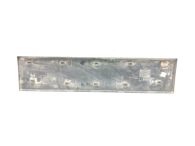 Moldura da porta traseira direita 1305774070 PEUGEOT