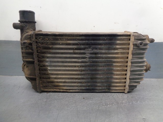 Radiador de intercooler 1307012080 PEUGEOT