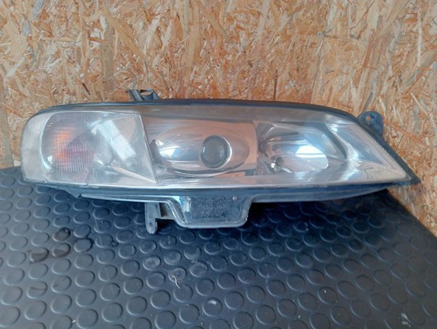 Luz direita 1307022294 OPEL