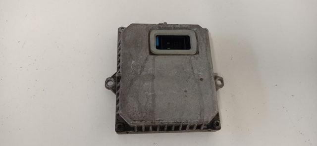Luz esquerda 1307329064 FORD