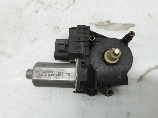 Motor de acionamento de vidro da porta dianteira esquerda 130821787 VAG
