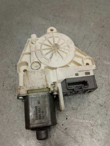 Motor de acionamento de vidro da porta traseira esquerda 130822201 PEUGEOT