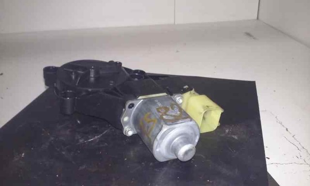 Motor de acionamento de vidro da porta dianteira esquerda 130822404 FORD