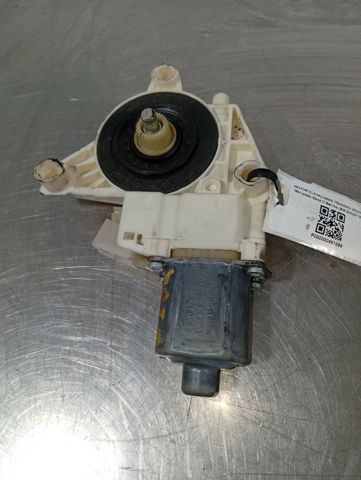 Motor de acionamento de vidro da porta traseira esquerda 130822505 MERCEDES