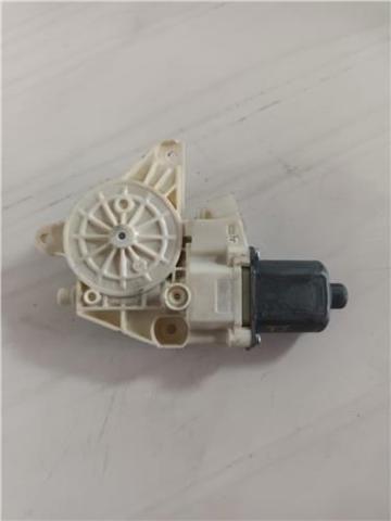 Motor de acionamento de vidro da porta traseira esquerda 130822505 MERCEDES