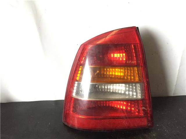 Lanterna traseira esquerda 13110932 OPEL