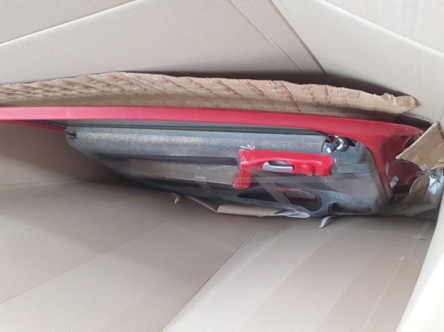Porta dianteira esquerda 13116449 OPEL