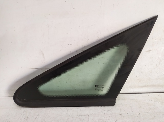 Vidro de janelo da porta dianteira esquerda 13123920 OPEL