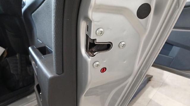 Fecho da porta traseira direita 13128116 OPEL