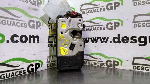 Fecho da porta traseira direita 13128116 OPEL