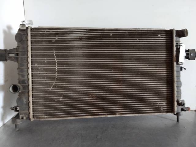 Radiador de esfriamento de motor 13128801 OPEL