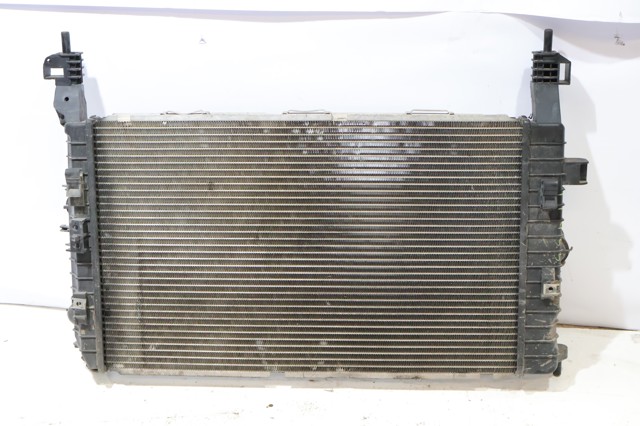 Radiador de esfriamento de motor 13128930 OPEL