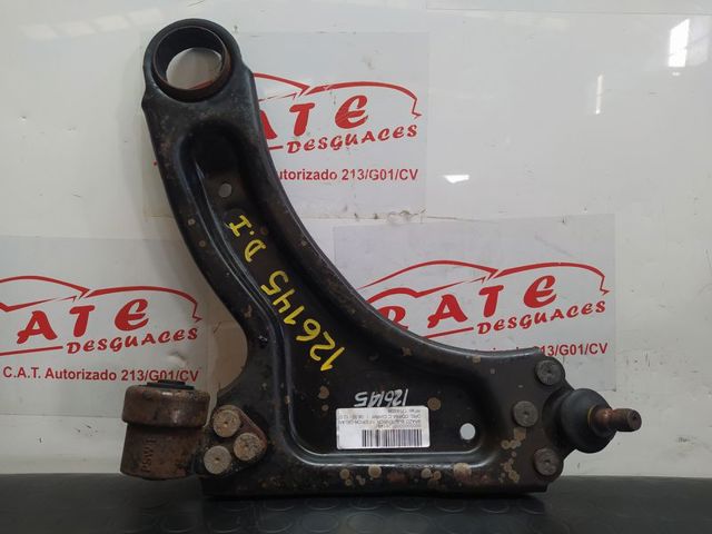 Braço oscilante inferior esquerdo de suspensão dianteira 13140039 OPEL