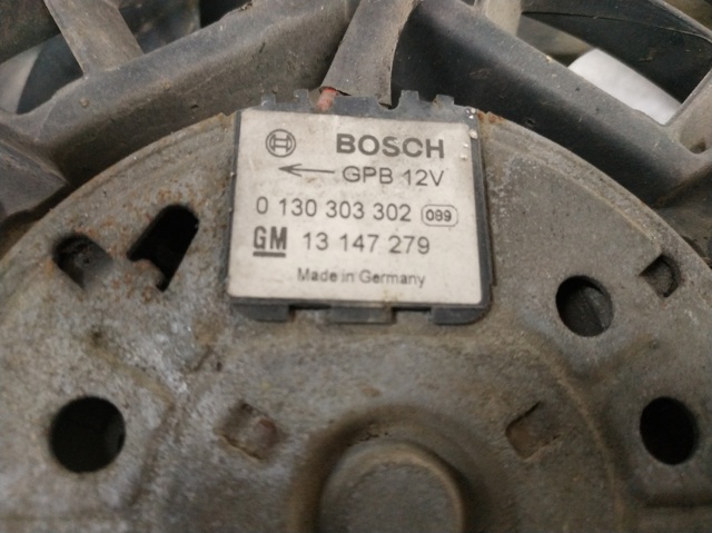 Radiador de esfriamento de motor 13143570 OPEL