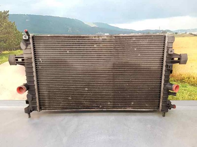 Radiador de esfriamento de motor 13145211 OPEL