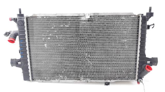 Radiador de esfriamento de motor 13152320 OPEL