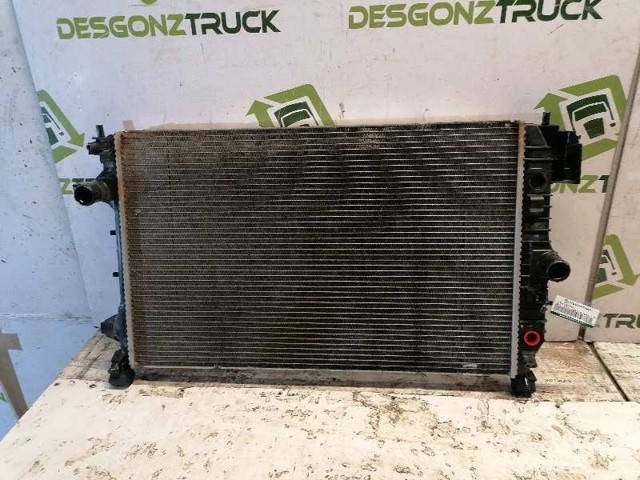 Radiador de esfriamento de motor 13156387 OPEL