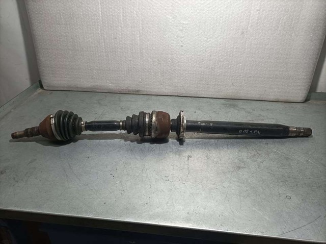 Semieixo (acionador) dianteiro 13166587 OPEL