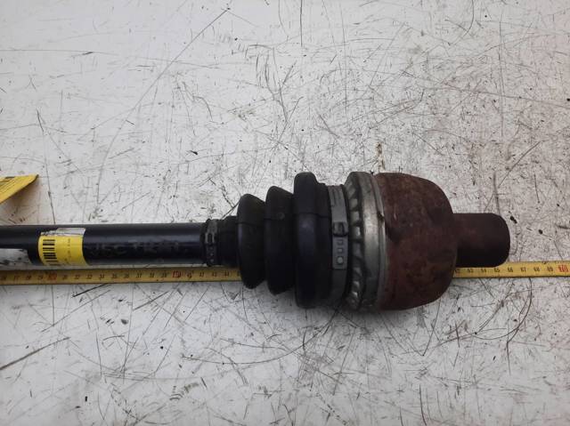 Semieixo (acionador) dianteiro 13166590 OPEL
