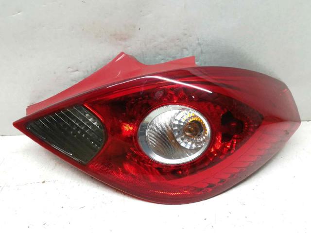 Lanterna traseira direita 13186351 OPEL