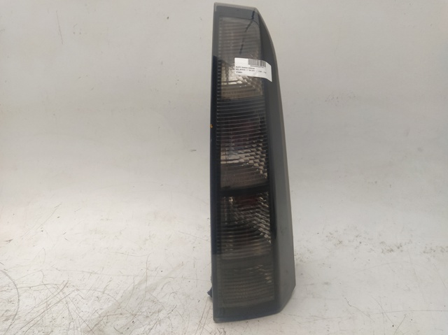 Lanterna traseira esquerda 13196001 OPEL