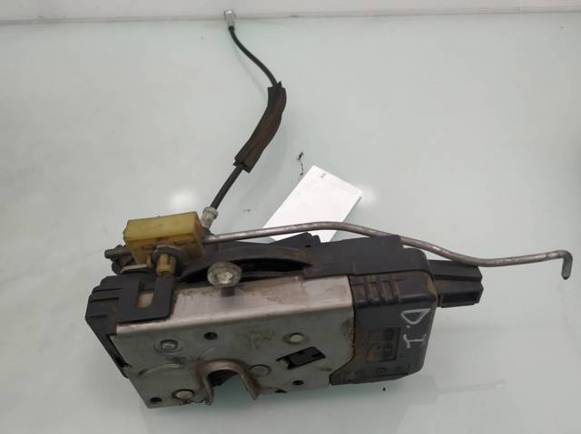 Fecho da porta dianteira esquerda 13210768 OPEL