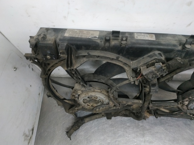 Difusor do radiador de esfriamento, montado com motor e roda de aletas 13223018 OPEL