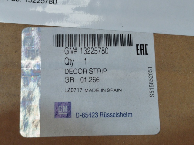 Grelha do radiador 13225780 OPEL
