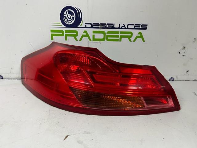 Lanterna traseira esquerda 13226856 OPEL