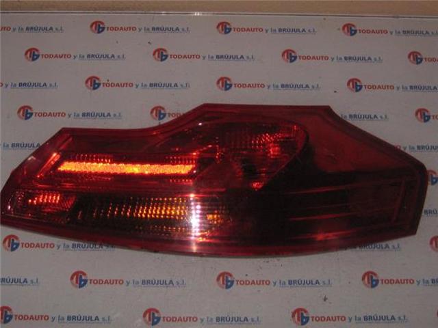 Lanterna traseira direita 13226857 OPEL