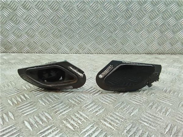 Suporte do injetor de fluido para lavador das luzes (cilindro de elevação) 13227348 OPEL