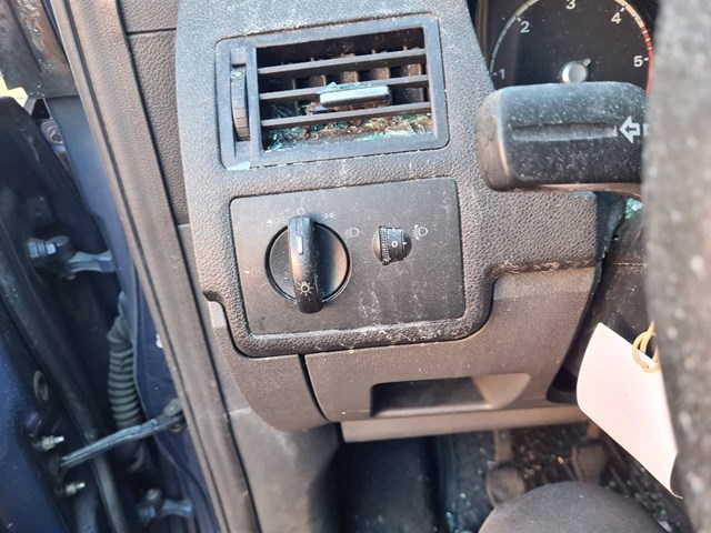 Comutador das luzes no "painel de instrumentos" 1323823 FORD