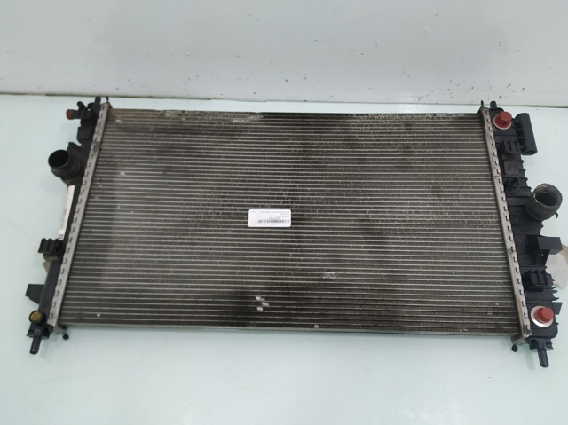 Radiador de esfriamento de motor 13241724 OPEL