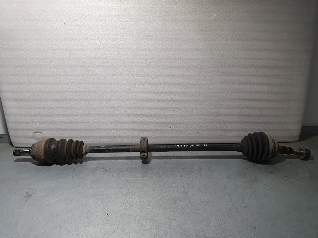 Semieixo (acionador) dianteiro direito 13243461 OPEL
