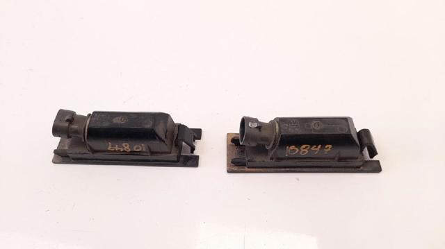 Lanterna da luz de fundo de matrícula traseira 13251936 OPEL