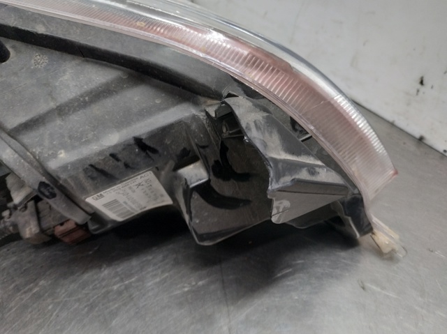 Luz esquerda 13253646 OPEL