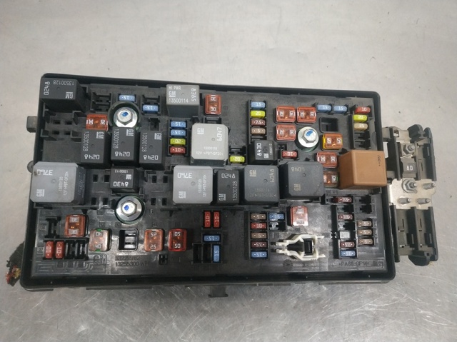 Unidade de dispositivos de segurança 13255300 OPEL
