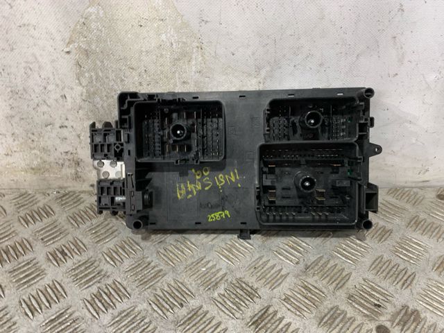 Unidade de dispositivos de segurança 13255300 OPEL