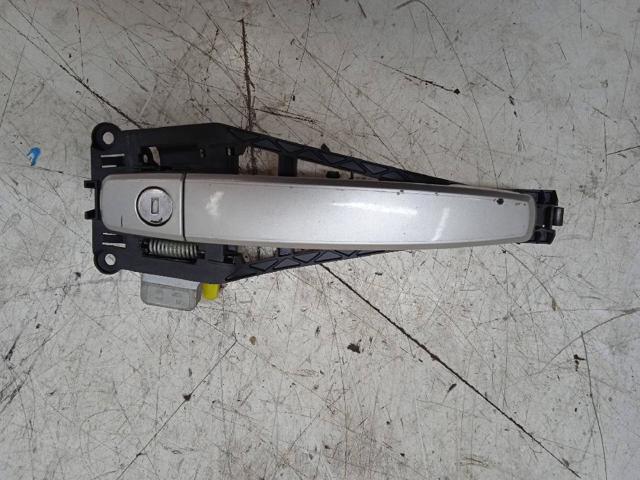 Maçaneta externa da porta dianteira 13255661 OPEL