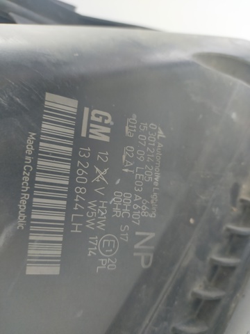 Luz esquerda 13260844 OPEL