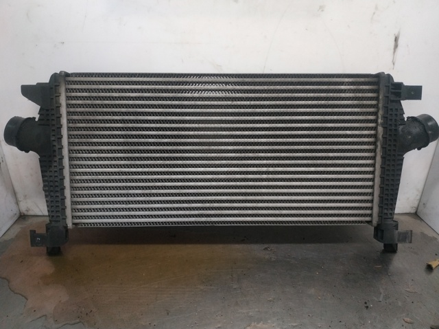 Radiador de esfriamento de motor 13267655 OPEL