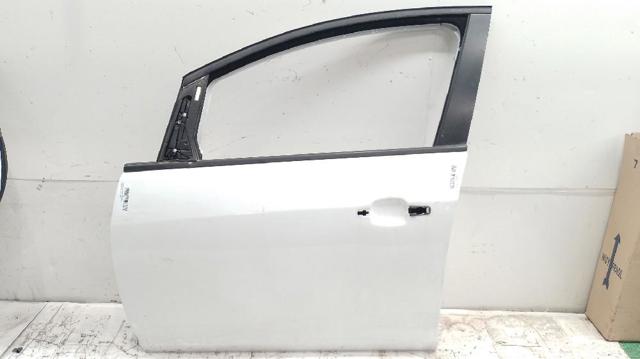 Porta dianteira esquerda 13285606 OPEL