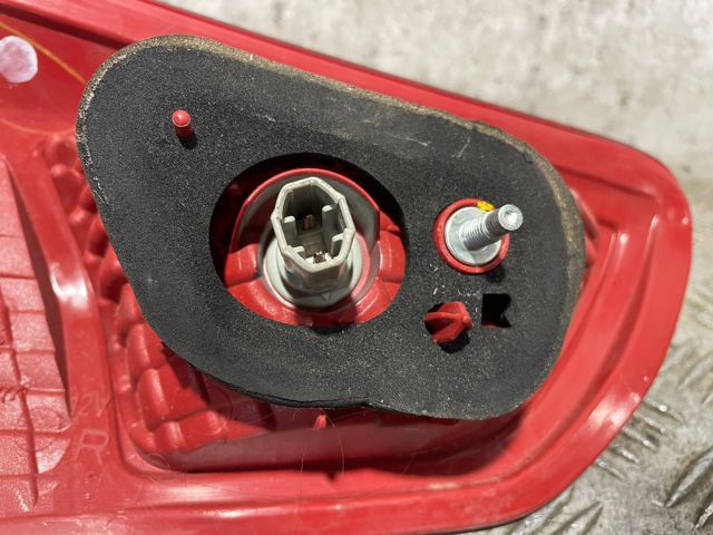 Lanterna traseira direita interna 13287977 MITSUBISHI